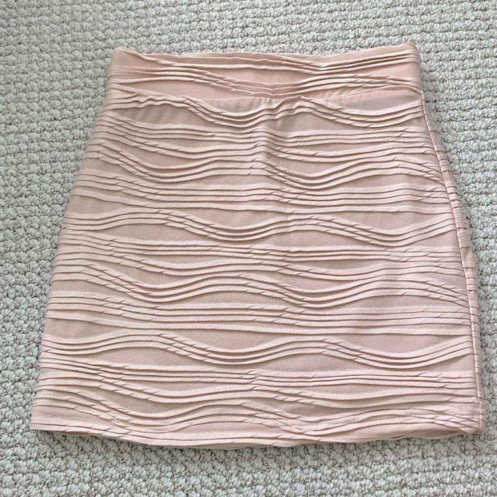 EUC Sparkle & Fade Blush Textured Skirt (Size XS)